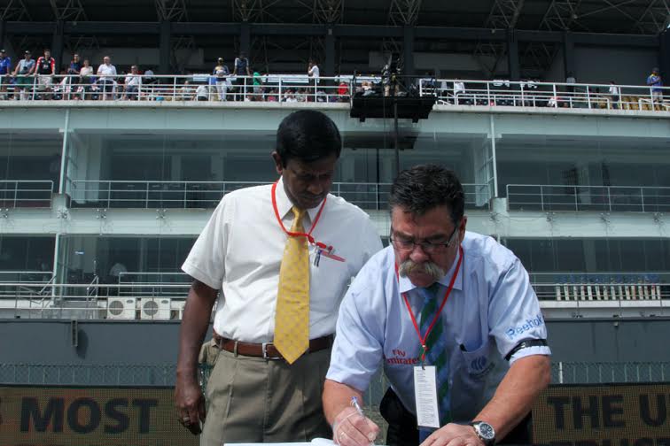 Condolence Book for Phil Hughes at the 2nd ODI 6