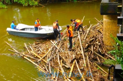 Navy relief teams on standby to engage in flood emergencies