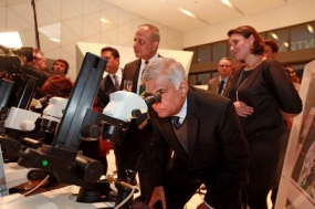 PM visits Antwerp Harbor and Diamond Pavilion