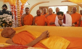 President pays homage to Late Ven. Bellana Sri Gnanavimala Maha Nayaka Thero