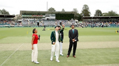 Australia win toss, bat in second Test