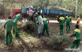 Troops conduct &#039;Shramadana&#039; programmes in Kilinochchi