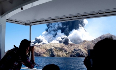 New Zealand volcano: Five dead and eight missing with &#039;no signs of life&#039;