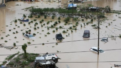 Typhoon Lekima: Toll rises as typhoon moves up China coast