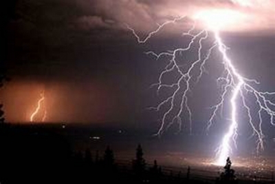 Afternoon thundershowers high over the island today