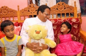 President meets kid friend