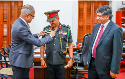 Army Commander Commended for Historic Parachute Jump