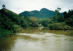 Kelani River water level rising, residents cautioned