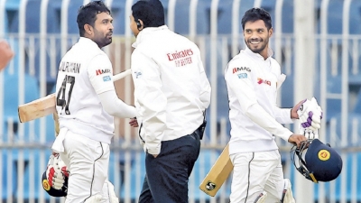 Rain forces suspension of play in historic Pakistan Test