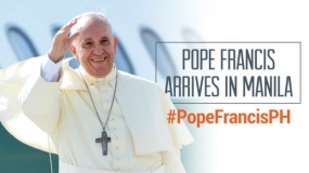 Pope Francis arrives in Manila