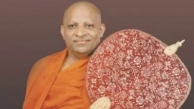 Malwatte Mahanayake Thera tells: ‘Join hands to rebuild country’