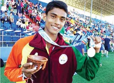 Roshan wins hurdles silver .