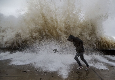 Strong winds, heavy rain and rough sea