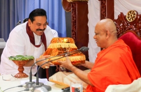 Vap Poya  &quot;Amadam Sisilasa&quot;  Dharma Deshana held  at Temple Trees