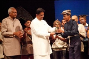 ‘Hunuwataye Kathawa’ artists felicitated