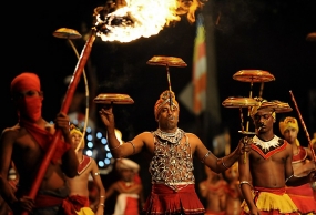 Bamunakotuwa Vishnu Devalaya perahera on Sep. 27