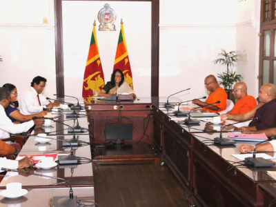 Prime Minister Dr. Harini Amarasuriya meets the representatives of Principals&#039; Services Union