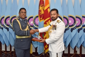 Navy Commander meets Air Force Commander